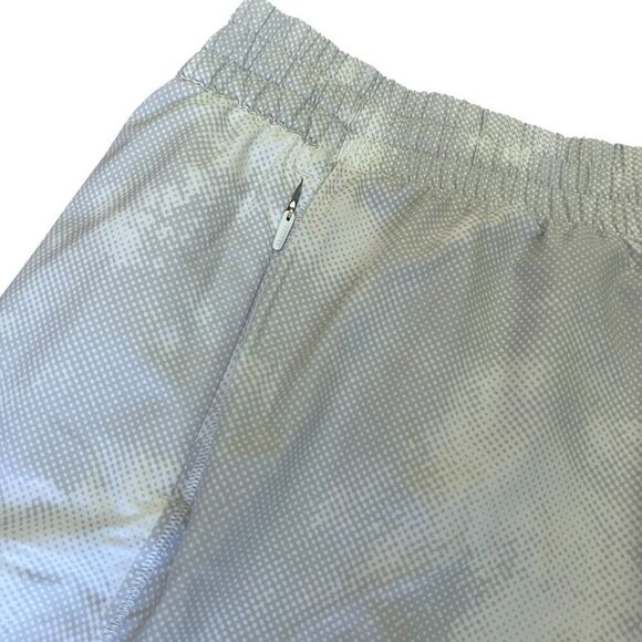 NWT! Athleta Athletic Running Printed Hustle 3" Short in Grey White Size 1X - Picture 2 of 5